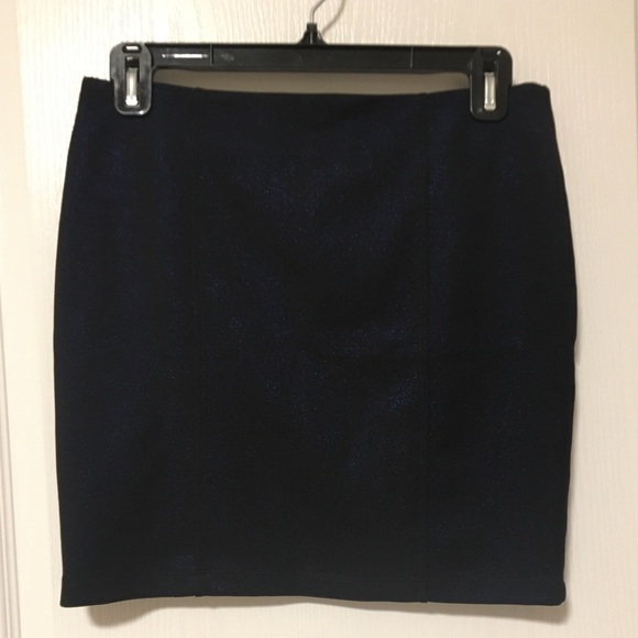 Forever 21 Women’s NWT Blue Skirt Medium Size - Picture 1 of 4